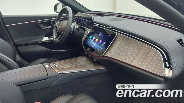 Mercedes-Benz E-Class 2025 — photo 13