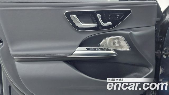 Mercedes-Benz E-Class 2025 — photo 15