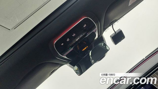 Mercedes-Benz E-Class 2025 — photo 17