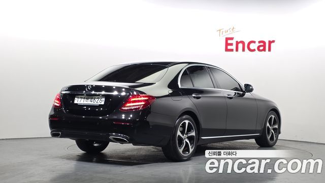 Mercedes-Benz E-Class 2020 — photo 2