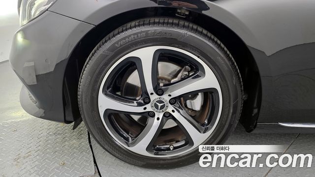 Mercedes-Benz E-Class 2020 — photo 5