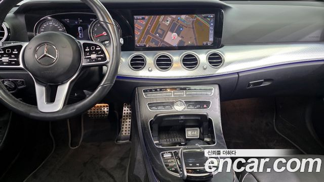 Mercedes-Benz E-Class 2020 — photo 19