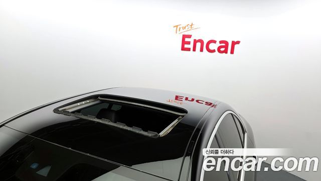 Mercedes-Benz E-Class 2020 — photo 20
