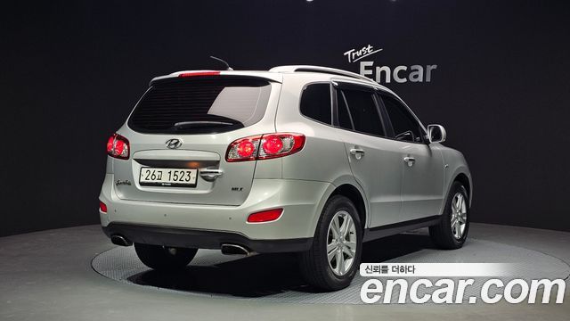 Hyundai Santafe 2011 — photo 2