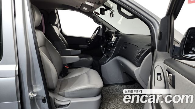 Hyundai Starex 2019 — photo 11