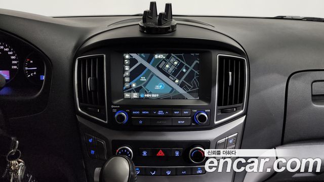 Hyundai Starex 2019 — photo 16