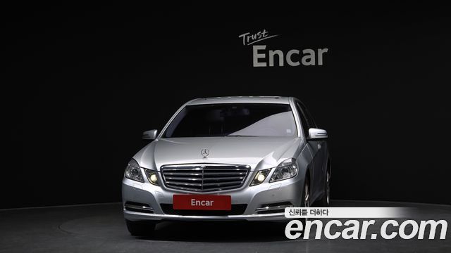 Mercedes-Benz E-Class 2011 — photo 3