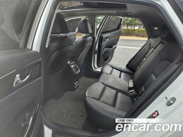 Kia K7 2018 — photo 11
