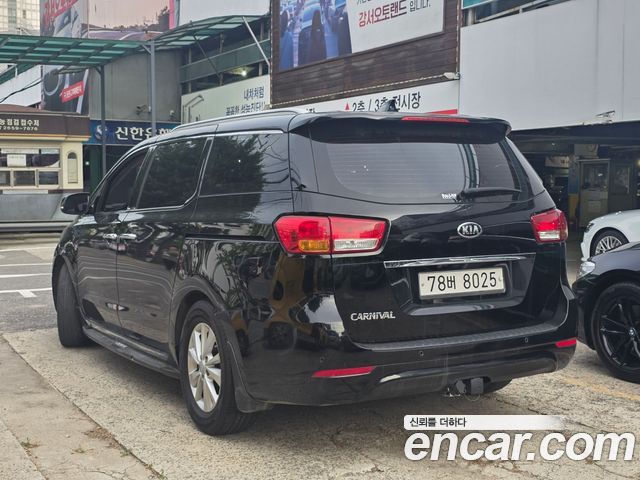 Kia Canival 2017 — photo 3