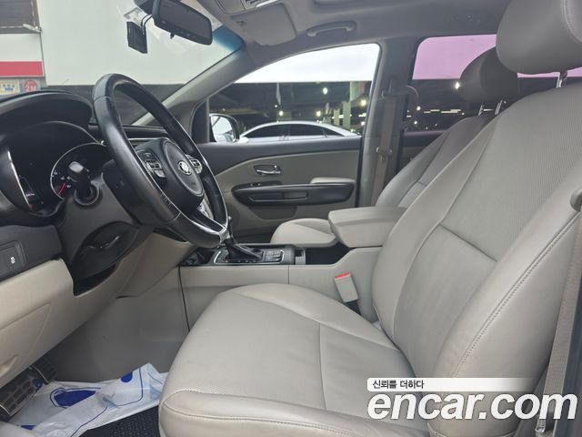 Kia Canival 2017 — photo 15