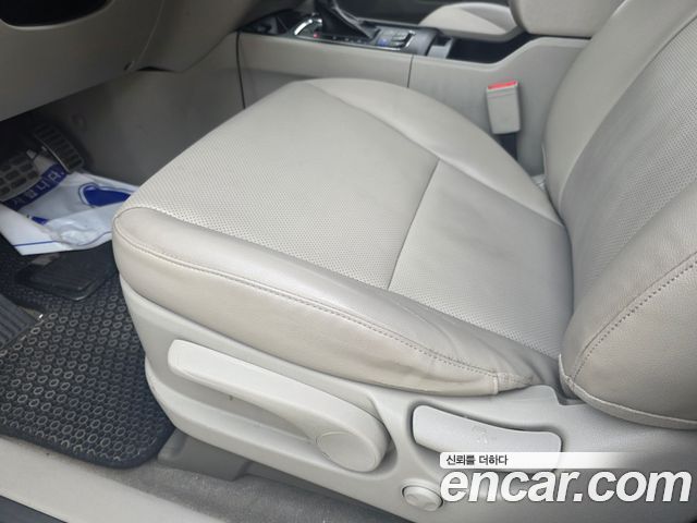 Kia Canival 2017 — photo 16