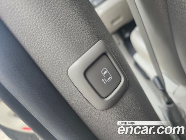 Kia Canival 2017 — photo 18