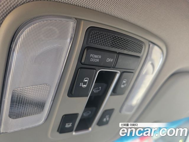 Kia Canival 2017 — photo 20