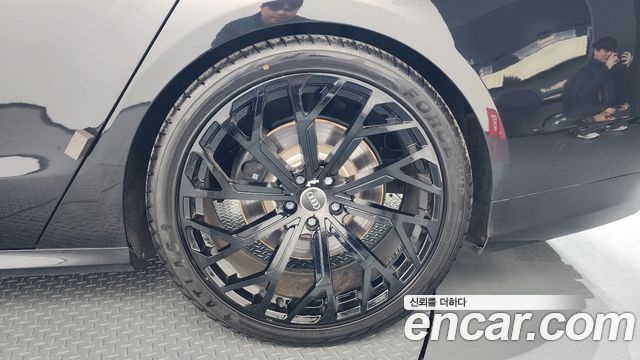 Audi S8 2013 — photo 5
