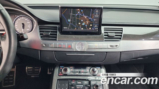 Audi S8 2013 — photo 14