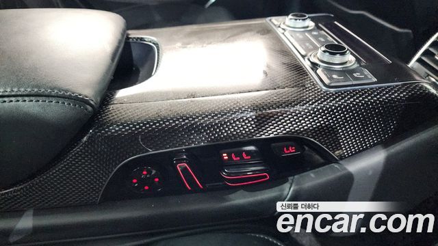 Audi S8 2013 — photo 19