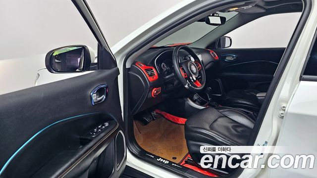 Jeep Compass 2019 — photo 11