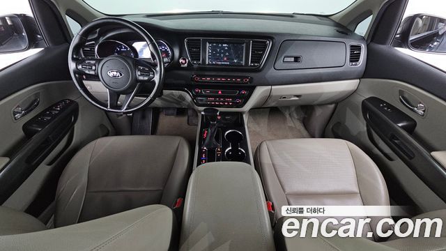 Kia Canival 2019 — photo 7