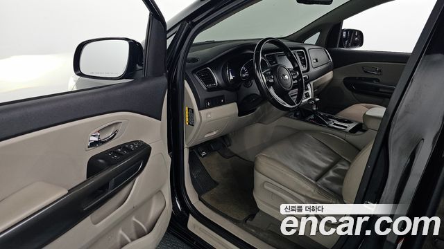 Kia Canival 2019 — photo 11