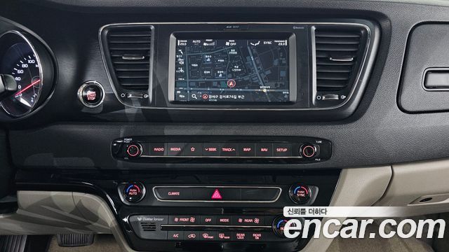 Kia Canival 2019 — photo 14