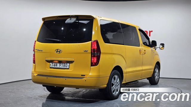 Hyundai Starex 2015 — photo 2