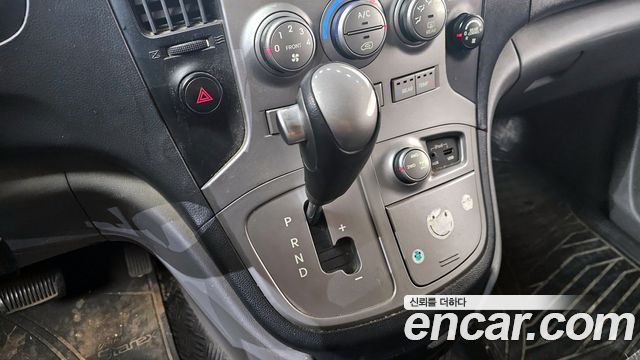 Hyundai Starex 2015 — photo 9
