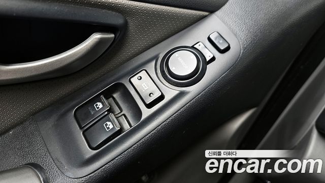 Hyundai Starex 2015 — photo 18