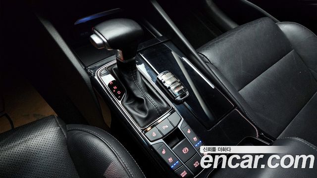Kia K7 2017 — photo 9
