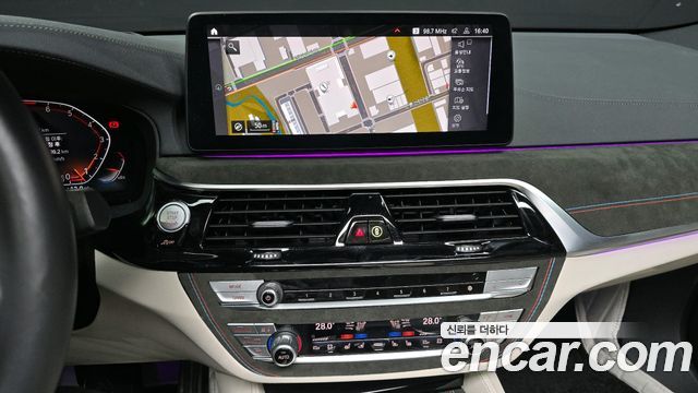 BMW Gran Turismo 2024 — photo 19
