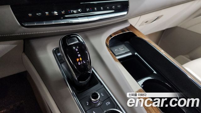 Cadillac Escalade 2022 — photo 9