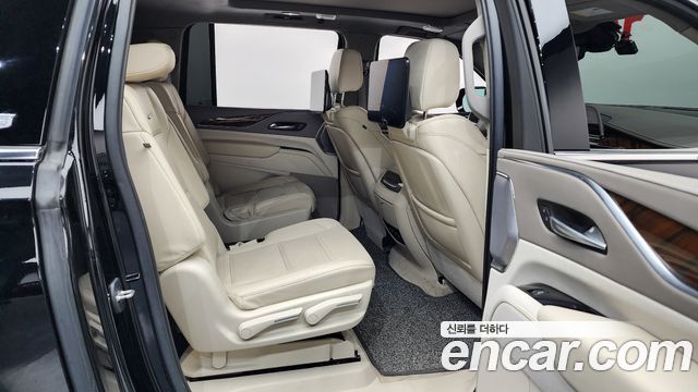 Cadillac Escalade 2022 — photo 12