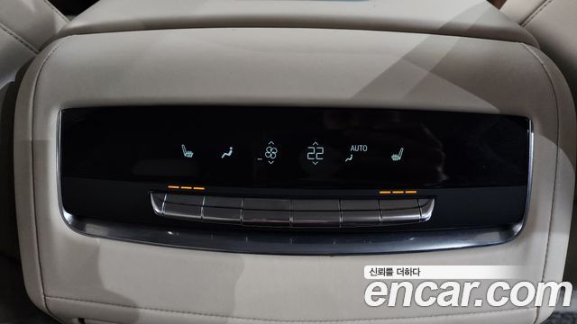 Cadillac Escalade 2022 — photo 19