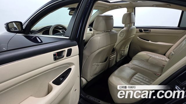 Hyundai Genesis 2012 — photo 12