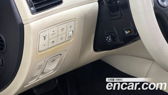 Hyundai Genesis 2012 — photo 16