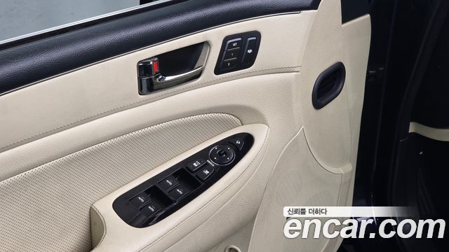 Hyundai Genesis 2012 — photo 17