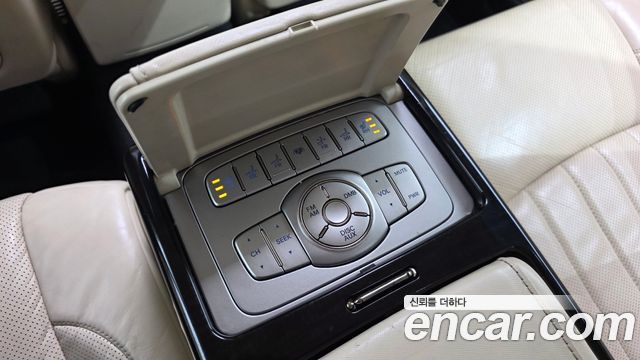 Hyundai Genesis 2012 — photo 18