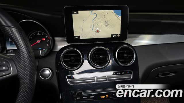 Mercedes-Benz GLC-Class 2019 — photo 15