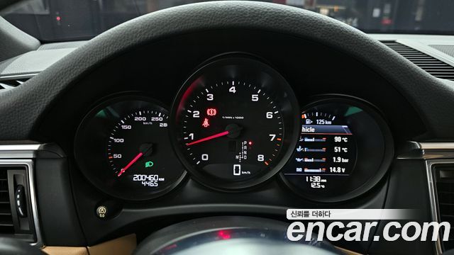 Porsche Macan 2018 — photo 8