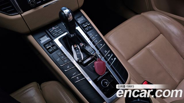 Porsche Macan 2018 — photo 9