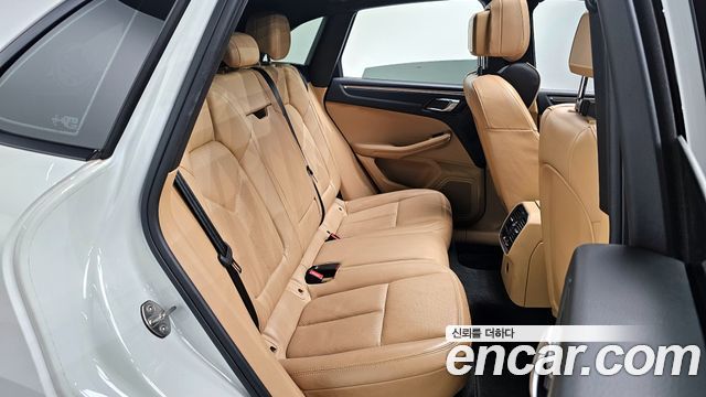 Porsche Macan 2018 — photo 12