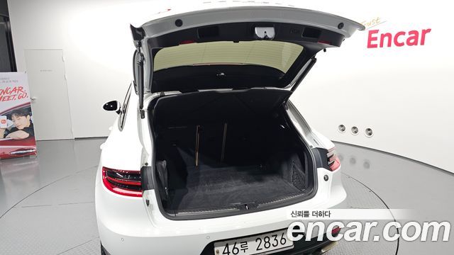 Porsche Macan 2018 — photo 18