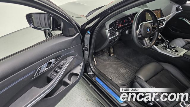 BMW 3-Series 2021 — photo 13