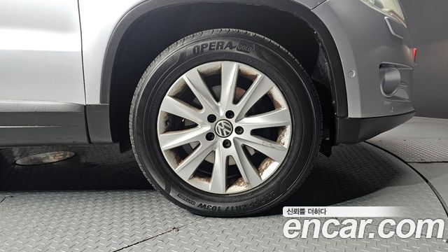 Volkswagen Tiguan 2009 — photo 5