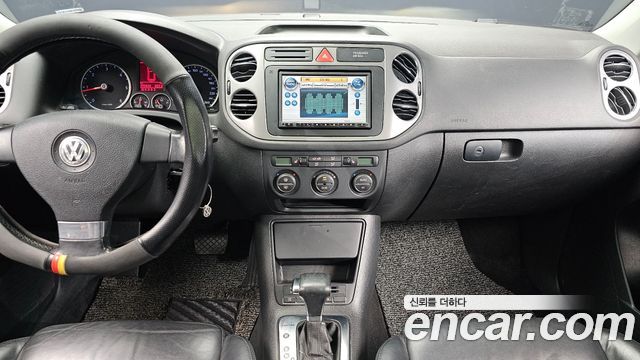 Volkswagen Tiguan 2009 — photo 14