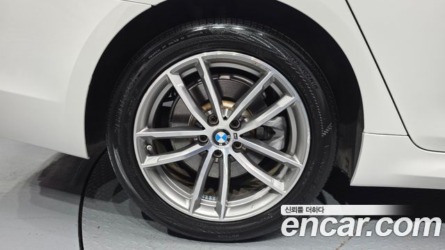 BMW 5-Series 2017 — photo 5