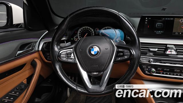 BMW 5-Series 2017 — photo 13