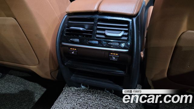 BMW 5-Series 2017 — photo 19