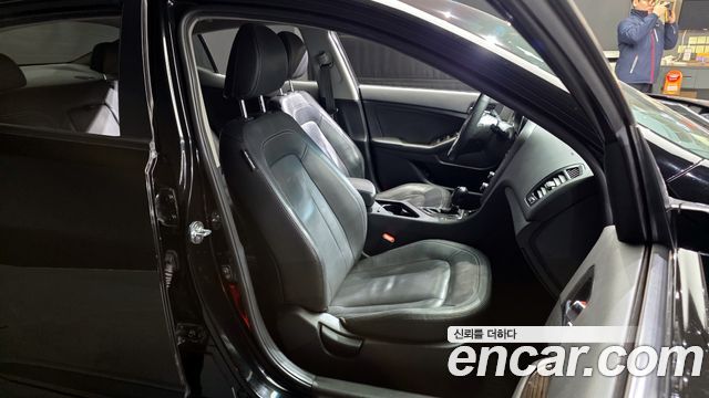 Kia K5 2011 — photo 12