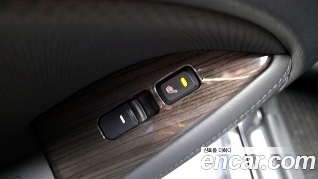 Kia K5 2011 — photo 19
