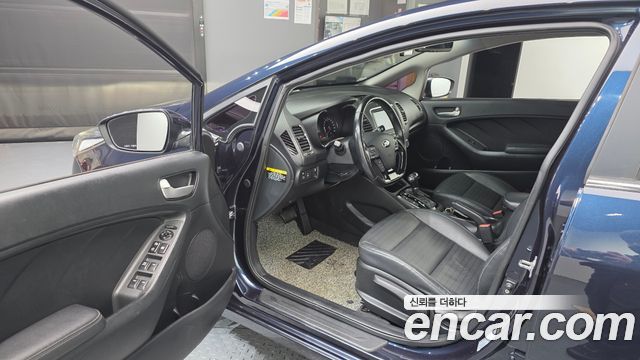 Kia K3 2018 — photo 10